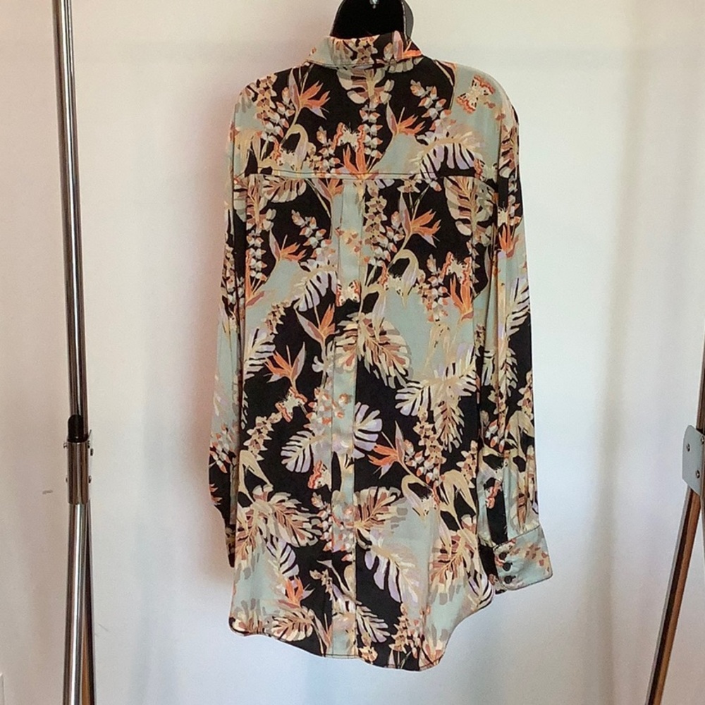 Free People Floral Print Lightweight Top - Black, Cream, Peach, Size Large - Picture 9 of 15